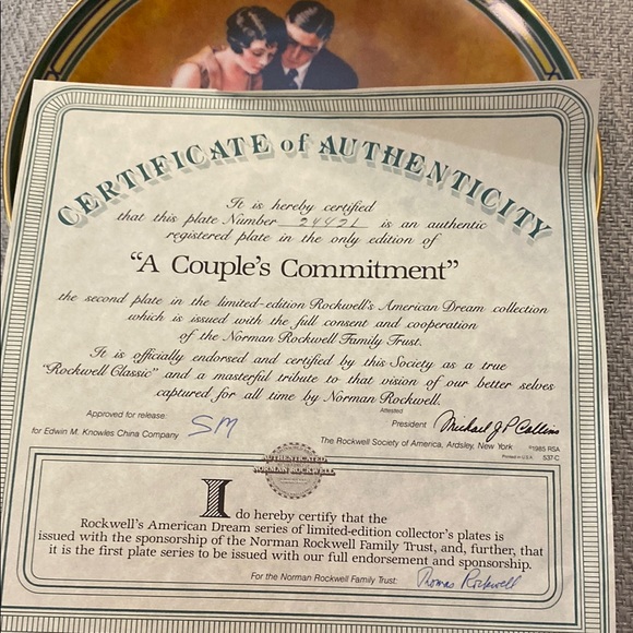 Norman Rockwell Decorative Plates Set and book. - Picture 14 of 16